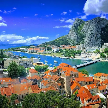 Lada-2 By Interhome Marusici (Split-Dalmatia)