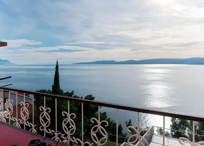 Appartamento Lada-2 By Interhome